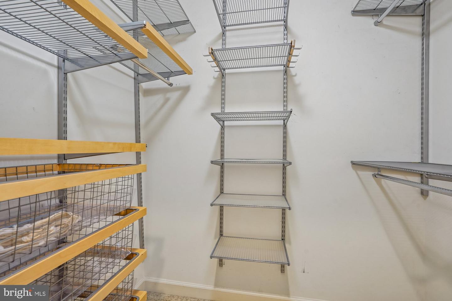 20338 CLIFTONS POINT ST, POTOMAC FALLS, Virginia 20165, 4 Bedrooms Bedrooms, 9 Rooms Rooms,4 BathroomsBathrooms,Residential,For sale,20338 CLIFTONS POINT ST,VALO2114276 MLS # VALO2114276