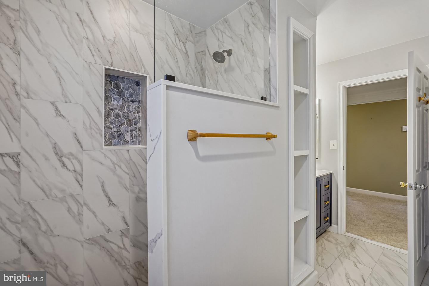 20338 CLIFTONS POINT ST, POTOMAC FALLS, Virginia 20165, 4 Bedrooms Bedrooms, 9 Rooms Rooms,4 BathroomsBathrooms,Residential,For sale,20338 CLIFTONS POINT ST,VALO2114276 MLS # VALO2114276