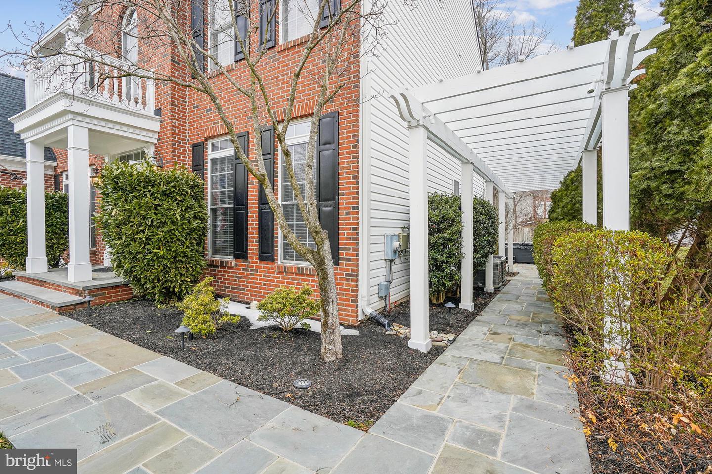 20338 CLIFTONS POINT ST, POTOMAC FALLS, Virginia 20165, 4 Bedrooms Bedrooms, 9 Rooms Rooms,4 BathroomsBathrooms,Residential,For sale,20338 CLIFTONS POINT ST,VALO2114276 MLS # VALO2114276