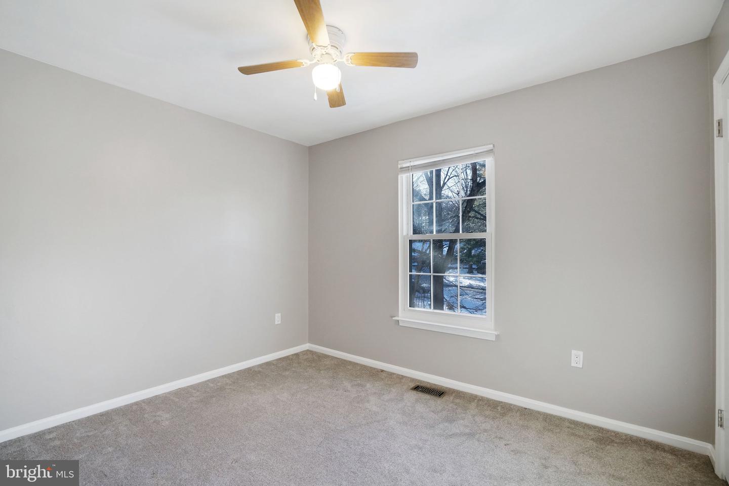 5918 ROBERTS COMMON CT, BURKE, Virginia 22015, 3 Bedrooms Bedrooms, ,3 BathroomsBathrooms,Residential,For sale,5918 ROBERTS COMMON CT,VAFX2287550 MLS # VAFX2287550