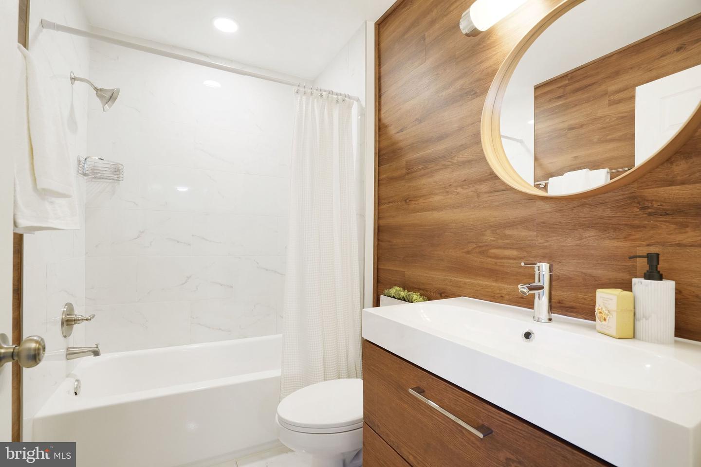 5918 ROBERTS COMMON CT, BURKE, Virginia 22015, 3 Bedrooms Bedrooms, ,3 BathroomsBathrooms,Residential,For sale,5918 ROBERTS COMMON CT,VAFX2287550 MLS # VAFX2287550