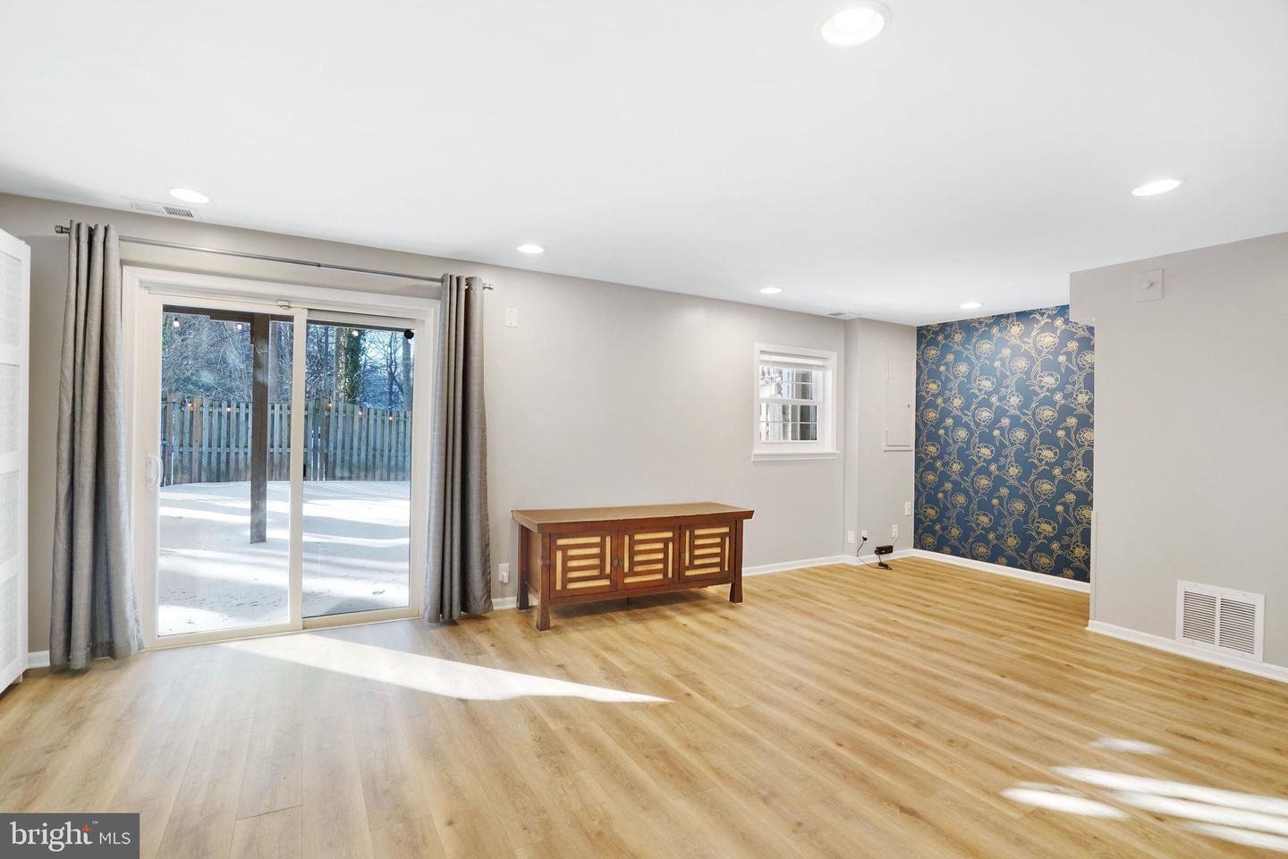 5918 ROBERTS COMMON CT, BURKE, Virginia 22015, 3 Bedrooms Bedrooms, ,3 BathroomsBathrooms,Residential,For sale,5918 ROBERTS COMMON CT,VAFX2287550 MLS # VAFX2287550