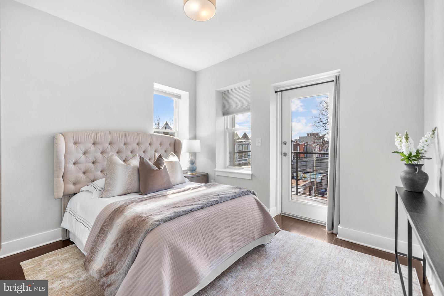 1812 N CAPITOL ST NW #201, WASHINGTON, District Of Columbia 20002, 2 Bedrooms Bedrooms, 4 Rooms Rooms,2 BathroomsBathrooms,Residential,For sale,1812 N CAPITOL ST NW #201,DCDC2245560 MLS # DCDC2245560