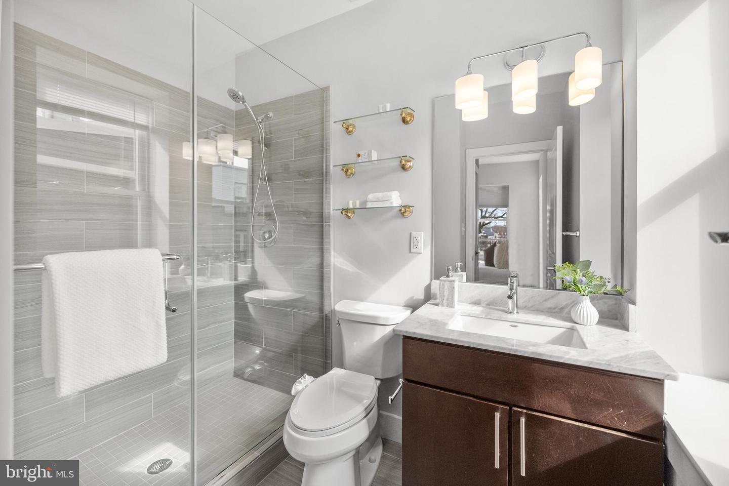 1812 N CAPITOL ST NW #201, WASHINGTON, District Of Columbia 20002, 2 Bedrooms Bedrooms, 4 Rooms Rooms,2 BathroomsBathrooms,Residential,For sale,1812 N CAPITOL ST NW #201,DCDC2245560 MLS # DCDC2245560