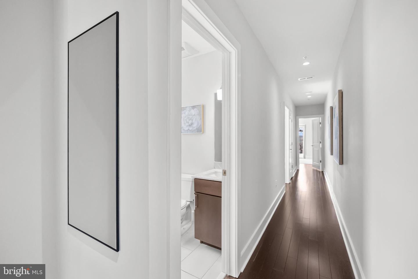 1812 N CAPITOL ST NW #201, WASHINGTON, District Of Columbia 20002, 2 Bedrooms Bedrooms, 4 Rooms Rooms,2 BathroomsBathrooms,Residential,For sale,1812 N CAPITOL ST NW #201,DCDC2245560 MLS # DCDC2245560