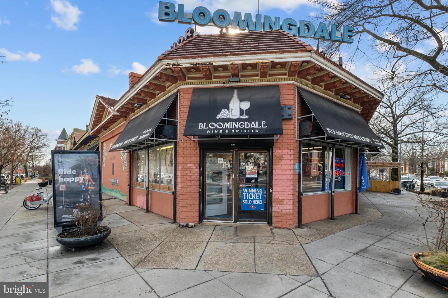 1812 N CAPITOL ST NW #201, WASHINGTON, District Of Columbia 20002, 2 Bedrooms Bedrooms, 4 Rooms Rooms,2 BathroomsBathrooms,Residential,For sale,1812 N CAPITOL ST NW #201,DCDC2245560 MLS # DCDC2245560