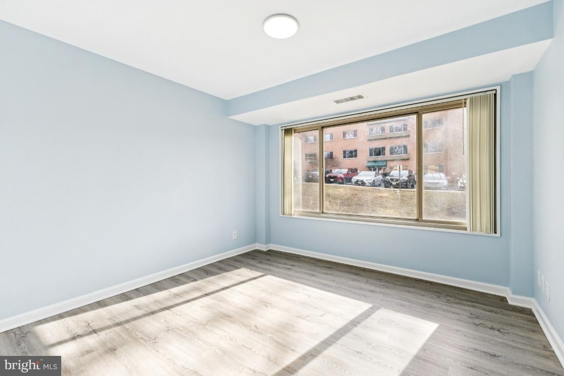 10570 MAIN ST #202, FAIRFAX, Virginia 22030, 2 Bedrooms Bedrooms, 6 Rooms Rooms,1 BathroomBathrooms,Residential,For sale,10570 MAIN ST #202,VAFC2007772 MLS # VAFC2007772