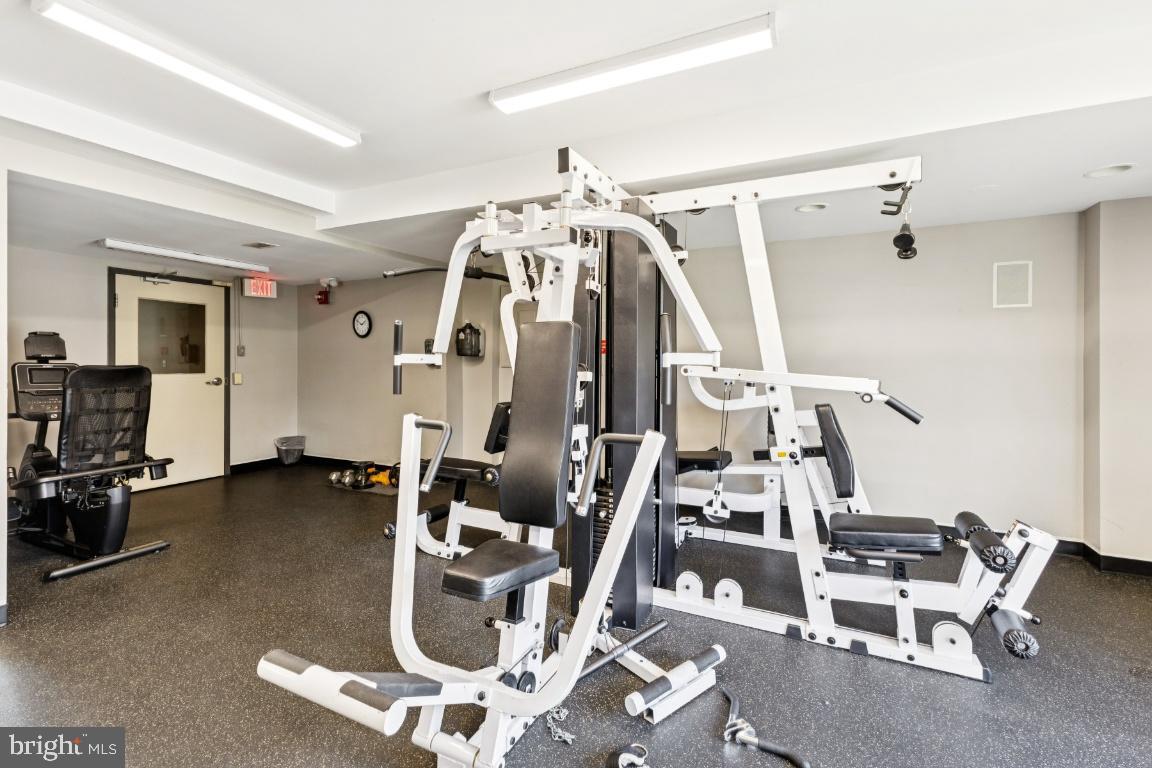 10570 MAIN ST #202, FAIRFAX, Virginia 22030, 2 Bedrooms Bedrooms, 6 Rooms Rooms,1 BathroomBathrooms,Residential,For sale,10570 MAIN ST #202,VAFC2007772 MLS # VAFC2007772