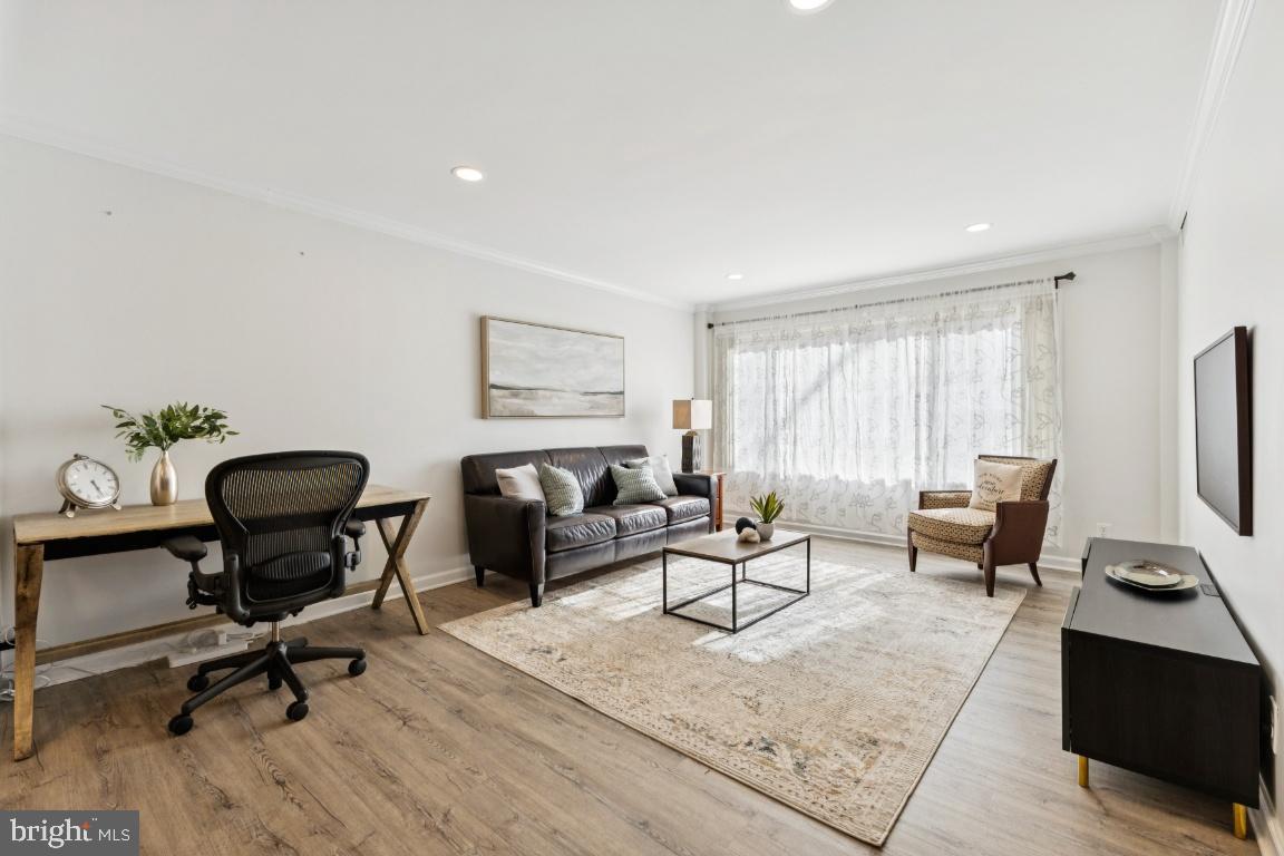 10570 MAIN ST #202, FAIRFAX, Virginia 22030, 2 Bedrooms Bedrooms, 6 Rooms Rooms,1 BathroomBathrooms,Residential,For sale,10570 MAIN ST #202,VAFC2007772 MLS # VAFC2007772