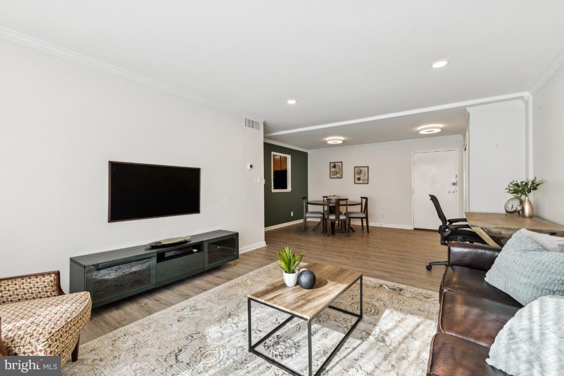 10570 MAIN ST #202, FAIRFAX, Virginia 22030, 2 Bedrooms Bedrooms, 6 Rooms Rooms,1 BathroomBathrooms,Residential,For sale,10570 MAIN ST #202,VAFC2007772 MLS # VAFC2007772