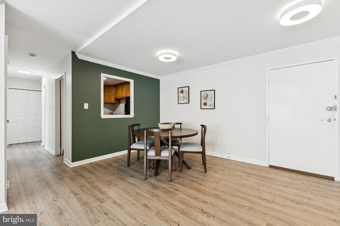 10570 MAIN ST #202, FAIRFAX, Virginia 22030, 2 Bedrooms Bedrooms, 6 Rooms Rooms,1 BathroomBathrooms,Residential,For sale,10570 MAIN ST #202,VAFC2007772 MLS # VAFC2007772