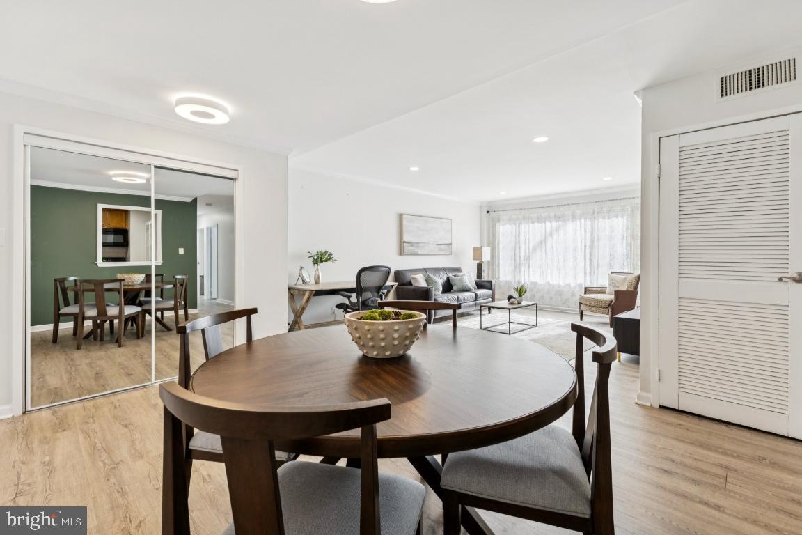 10570 MAIN ST #202, FAIRFAX, Virginia 22030, 2 Bedrooms Bedrooms, 6 Rooms Rooms,1 BathroomBathrooms,Residential,For sale,10570 MAIN ST #202,VAFC2007772 MLS # VAFC2007772