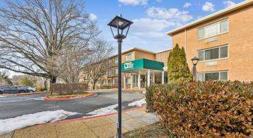 10570 MAIN ST #202, FAIRFAX, Virginia 22030, 2 Bedrooms Bedrooms, 6 Rooms Rooms,1 BathroomBathrooms,Residential,For sale,10570 MAIN ST #202,VAFC2007772 MLS # VAFC2007772