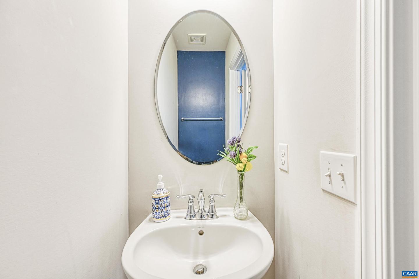 2064 ELM TREE CT, CHARLOTTESVILLE, Virginia 22911, 3 Bedrooms Bedrooms, ,2 BathroomsBathrooms,Residential,For sale,2064 ELM TREE CT,673401 MLS # 673401