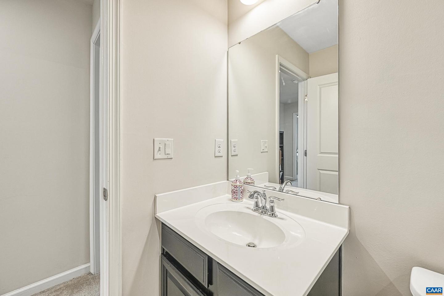 2064 ELM TREE CT, CHARLOTTESVILLE, Virginia 22911, 3 Bedrooms Bedrooms, ,2 BathroomsBathrooms,Residential,For sale,2064 ELM TREE CT,673401 MLS # 673401