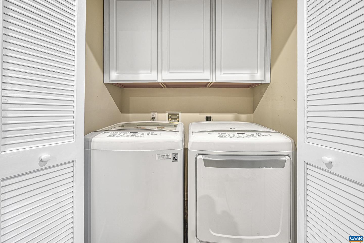 2064 ELM TREE CT, CHARLOTTESVILLE, Virginia 22911, 3 Bedrooms Bedrooms, ,2 BathroomsBathrooms,Residential,For sale,2064 ELM TREE CT,673401 MLS # 673401