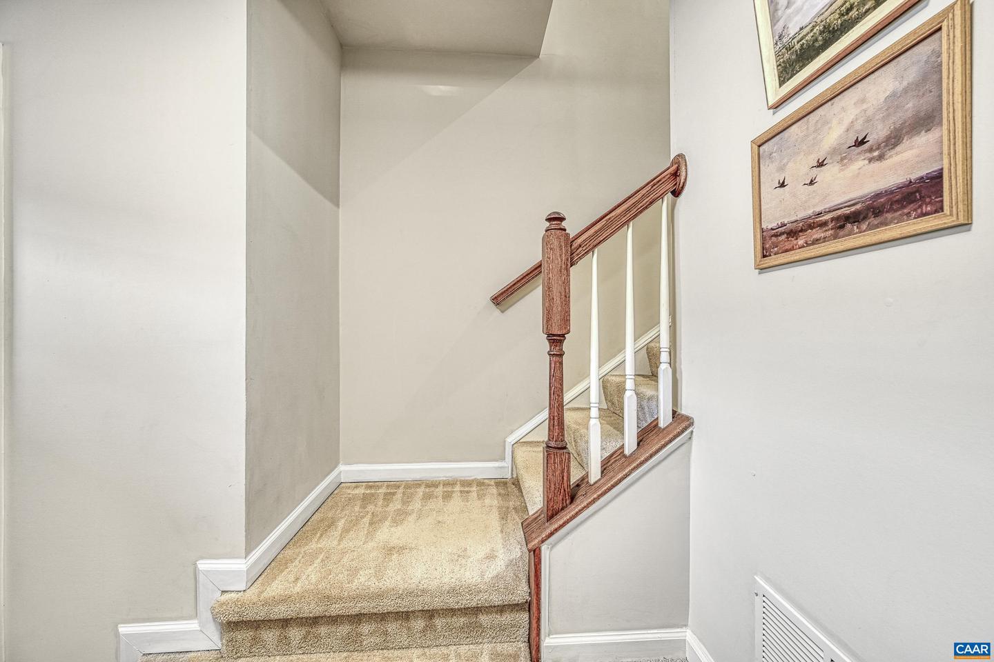 2064 ELM TREE CT, CHARLOTTESVILLE, Virginia 22911, 3 Bedrooms Bedrooms, ,2 BathroomsBathrooms,Residential,For sale,2064 ELM TREE CT,673401 MLS # 673401