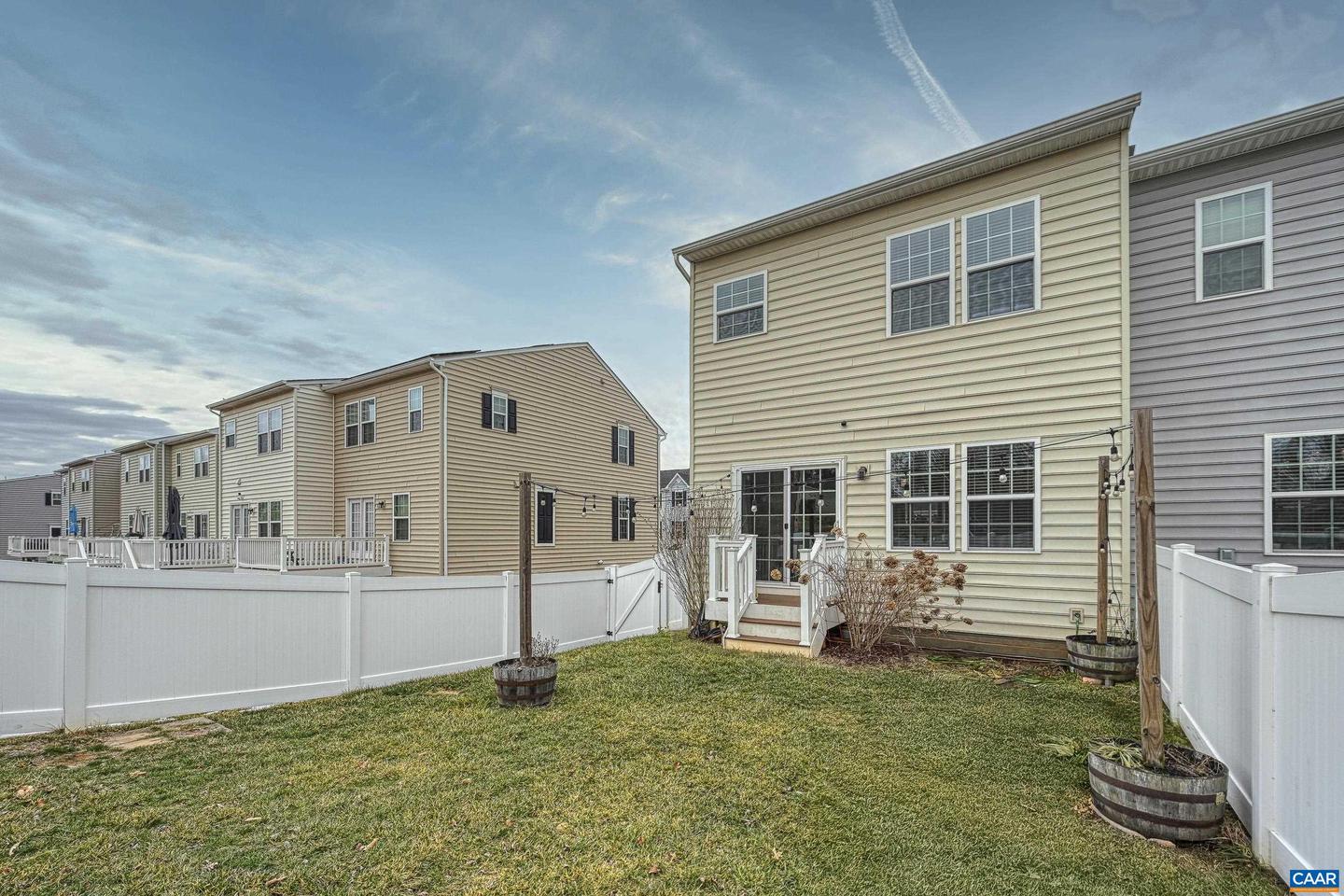 2064 ELM TREE CT, CHARLOTTESVILLE, Virginia 22911, 3 Bedrooms Bedrooms, ,2 BathroomsBathrooms,Residential,For sale,2064 ELM TREE CT,673401 MLS # 673401