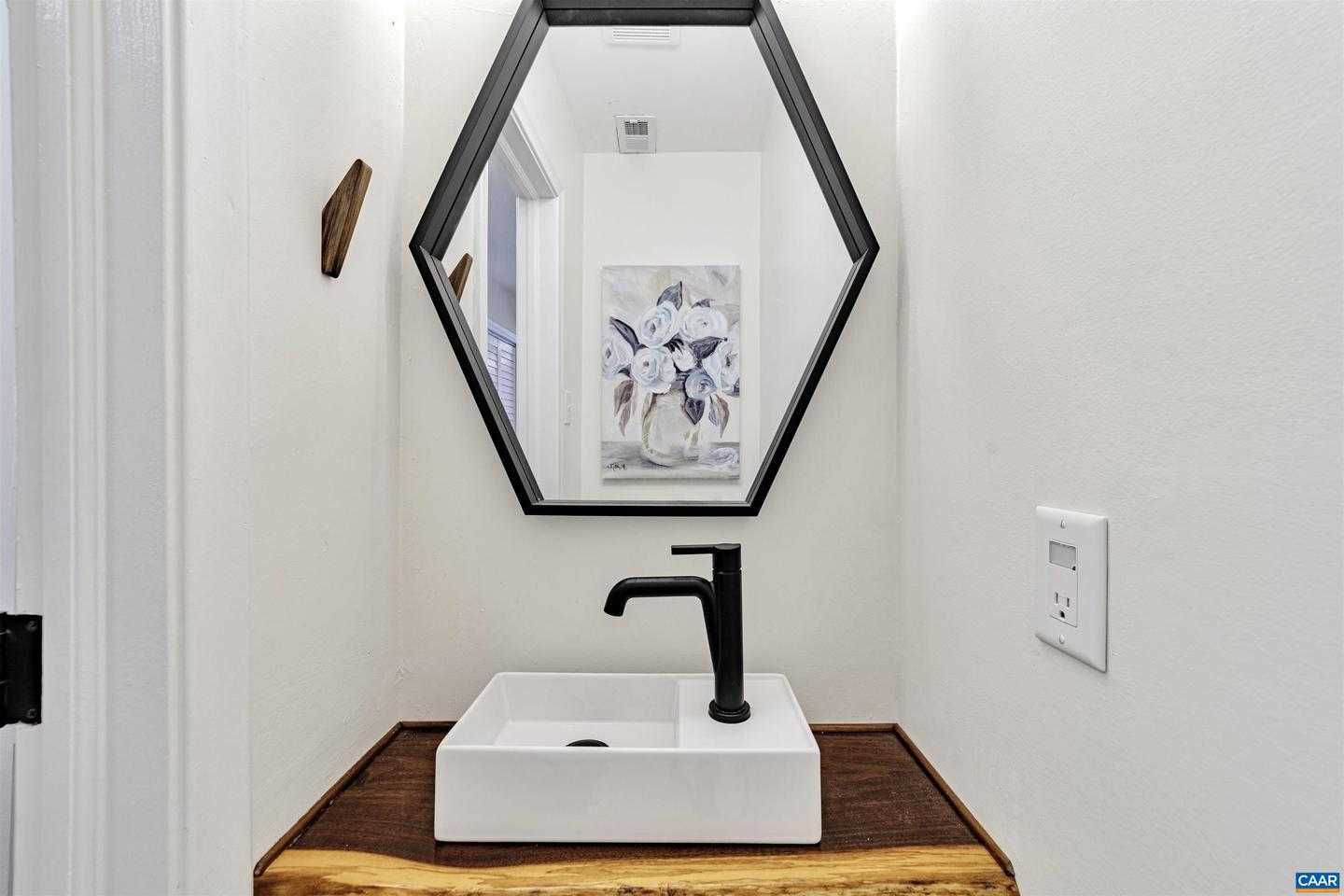 9111 DERBYSHIRE RD #G, HENRICO, Virginia 23229, 2 Bedrooms Bedrooms, ,1 BathroomBathrooms,Residential,For sale,9111 DERBYSHIRE RD #G,673448 MLS # 673448 9111 DERBYSHIRE RD #G, HENRICO, Virginia 23229, 2 Bedrooms Bedrooms, ,1 BathroomBathrooms,Residential,For sale,9111 DERBYSHIRE RD #G,673448 MLS # 673448