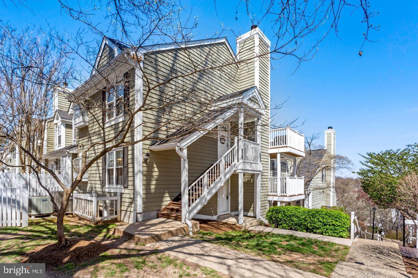 2805-C S WOODROW ST #1, ARLINGTON, Virginia 22206, 2 Bedrooms Bedrooms, ,1 BathroomBathrooms,Residential,For sale,2805-C S WOODROW ST #1,VAAR2069118 MLS # VAAR2069118