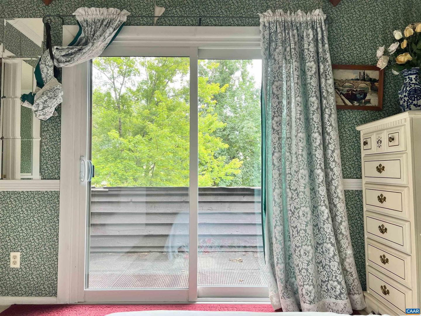 1518 BIRNAM DR, CHARLOTTESVILLE, Virginia 22901, 2 Bedrooms Bedrooms, ,2 BathroomsBathrooms,Residential,For sale,1518 BIRNAM DR,673512 MLS # 673512