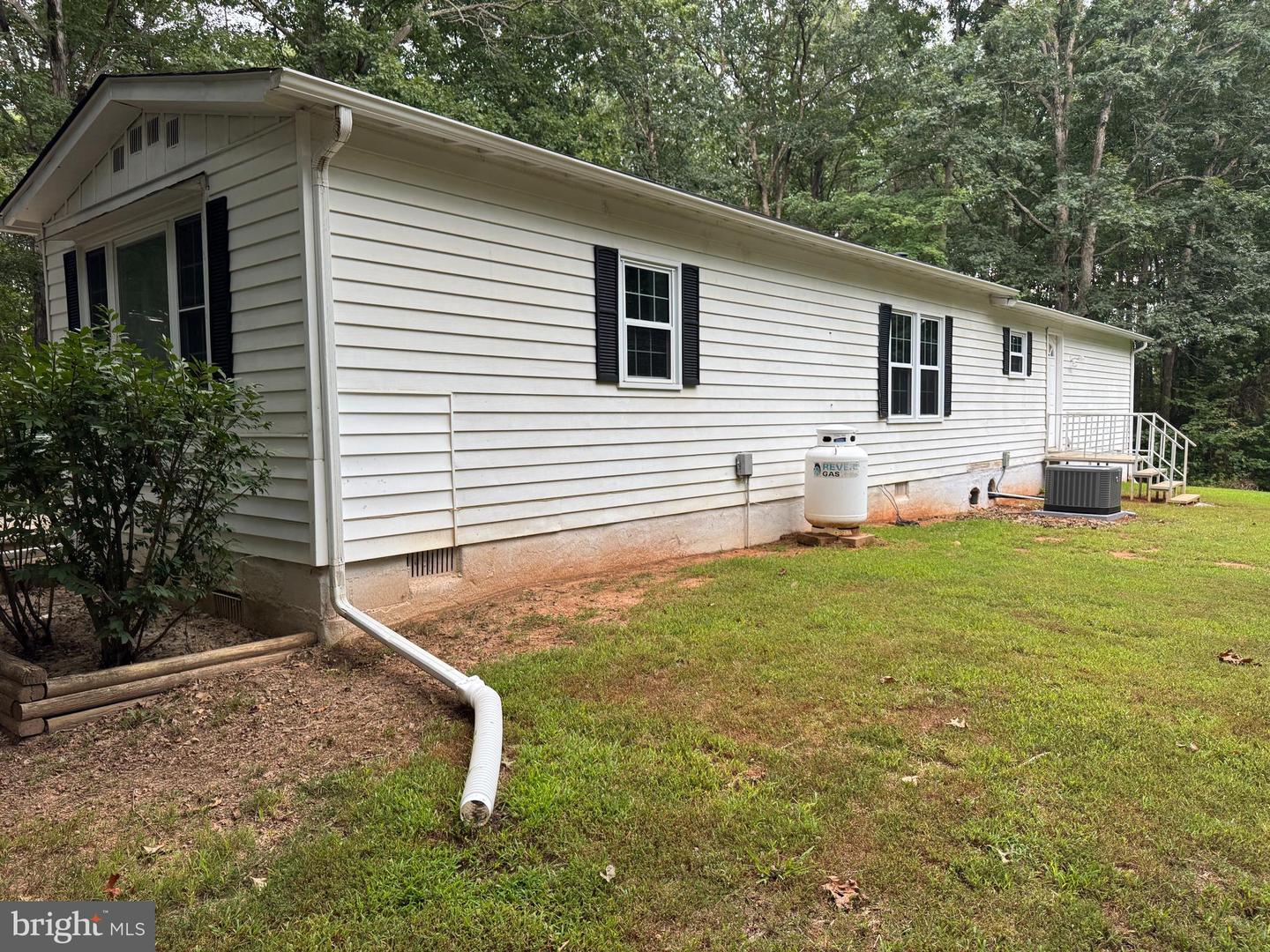 9216 LAWYERS RD, SPOTSYLVANIA, Virginia 22551, 2 Bedrooms Bedrooms, ,1 BathroomBathrooms,Residential,For sale,9216 LAWYERS RD,VASP2033022 MLS # VASP2033022