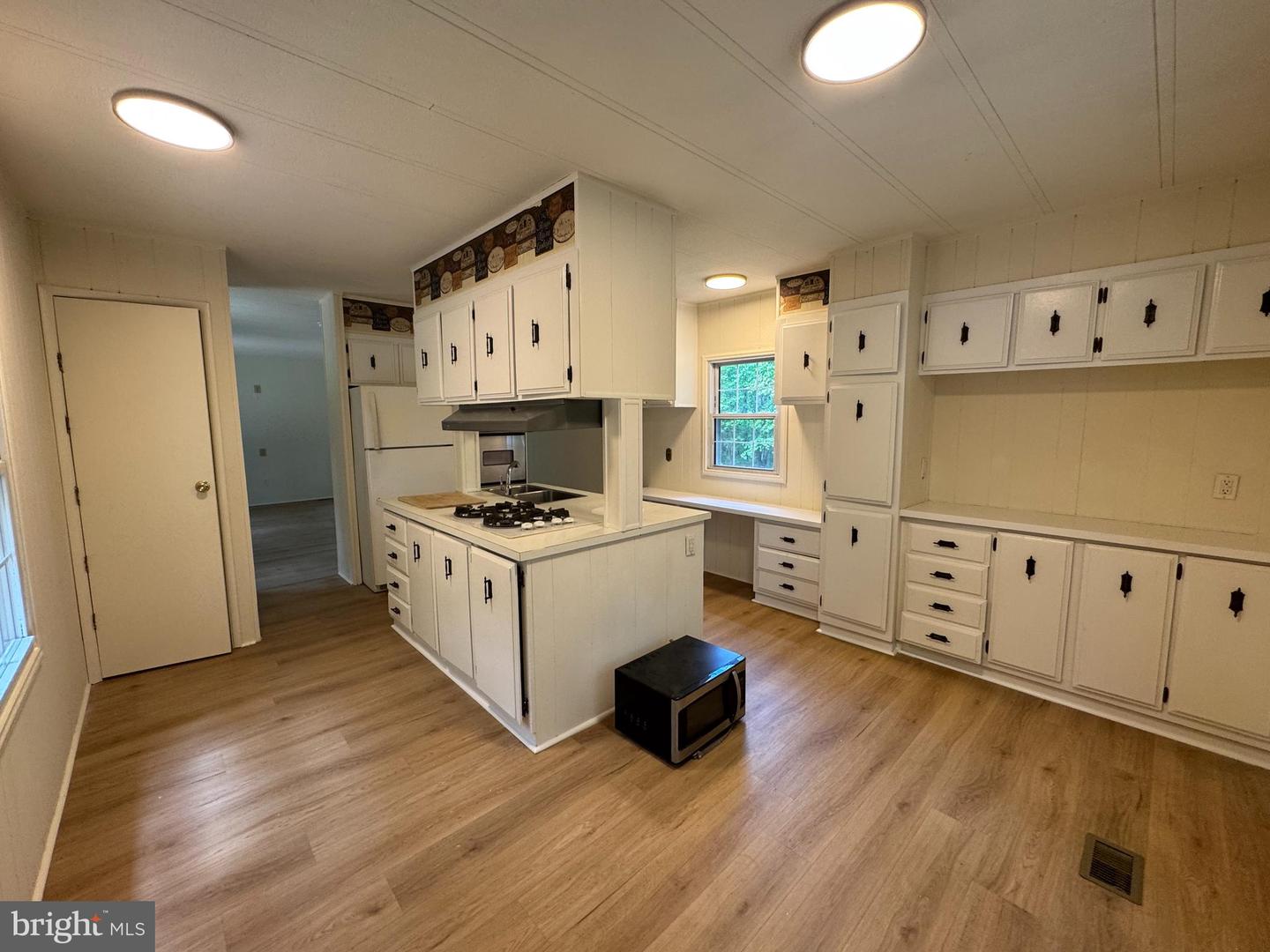 9216 LAWYERS RD, SPOTSYLVANIA, Virginia 22551, 2 Bedrooms Bedrooms, ,1 BathroomBathrooms,Residential,For sale,9216 LAWYERS RD,VASP2033022 MLS # VASP2033022