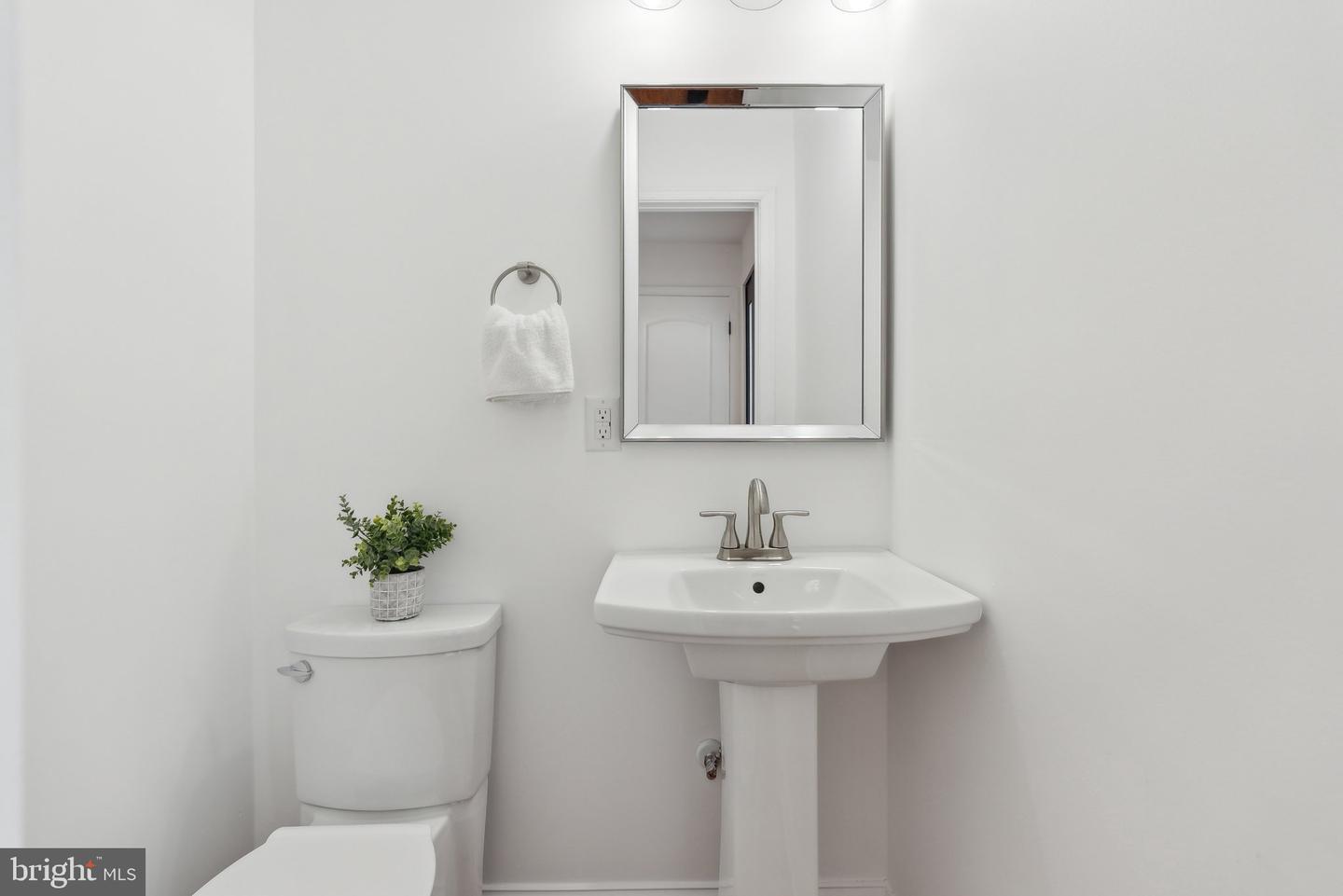 4773 FARNDON CT, FAIRFAX, Virginia 22032, 5 Bedrooms Bedrooms, ,3 BathroomsBathrooms,Residential,For sale,4773 FARNDON CT,VAFX2273290 MLS # VAFX2273290