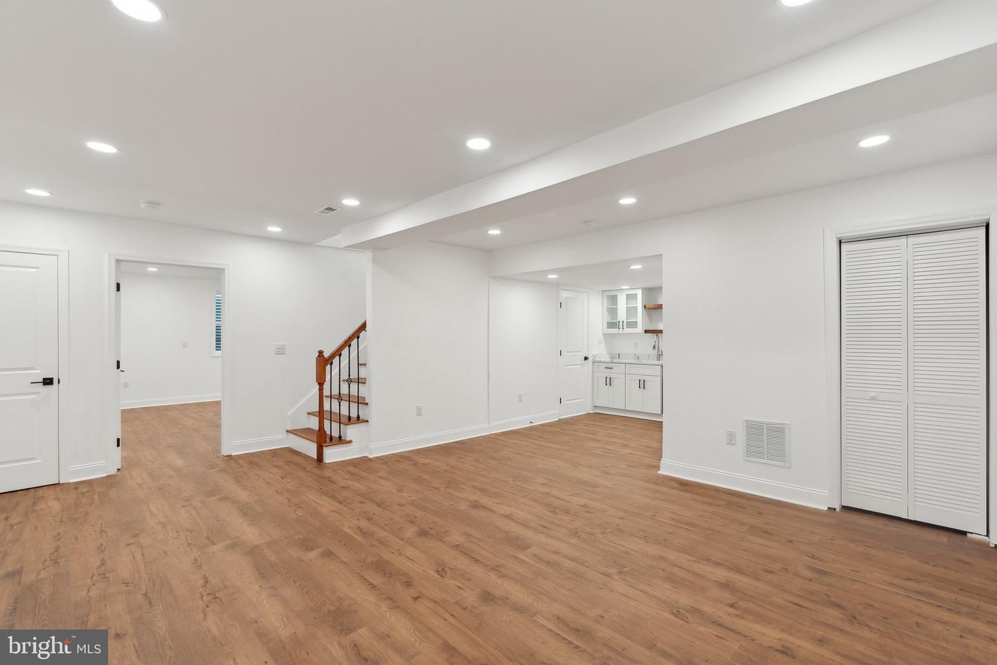 4773 FARNDON CT, FAIRFAX, Virginia 22032, 5 Bedrooms Bedrooms, ,3 BathroomsBathrooms,Residential,For sale,4773 FARNDON CT,VAFX2273290 MLS # VAFX2273290