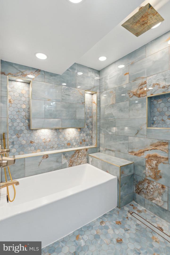 4773 FARNDON CT, FAIRFAX, Virginia 22032, 5 Bedrooms Bedrooms, ,3 BathroomsBathrooms,Residential,For sale,4773 FARNDON CT,VAFX2273290 MLS # VAFX2273290