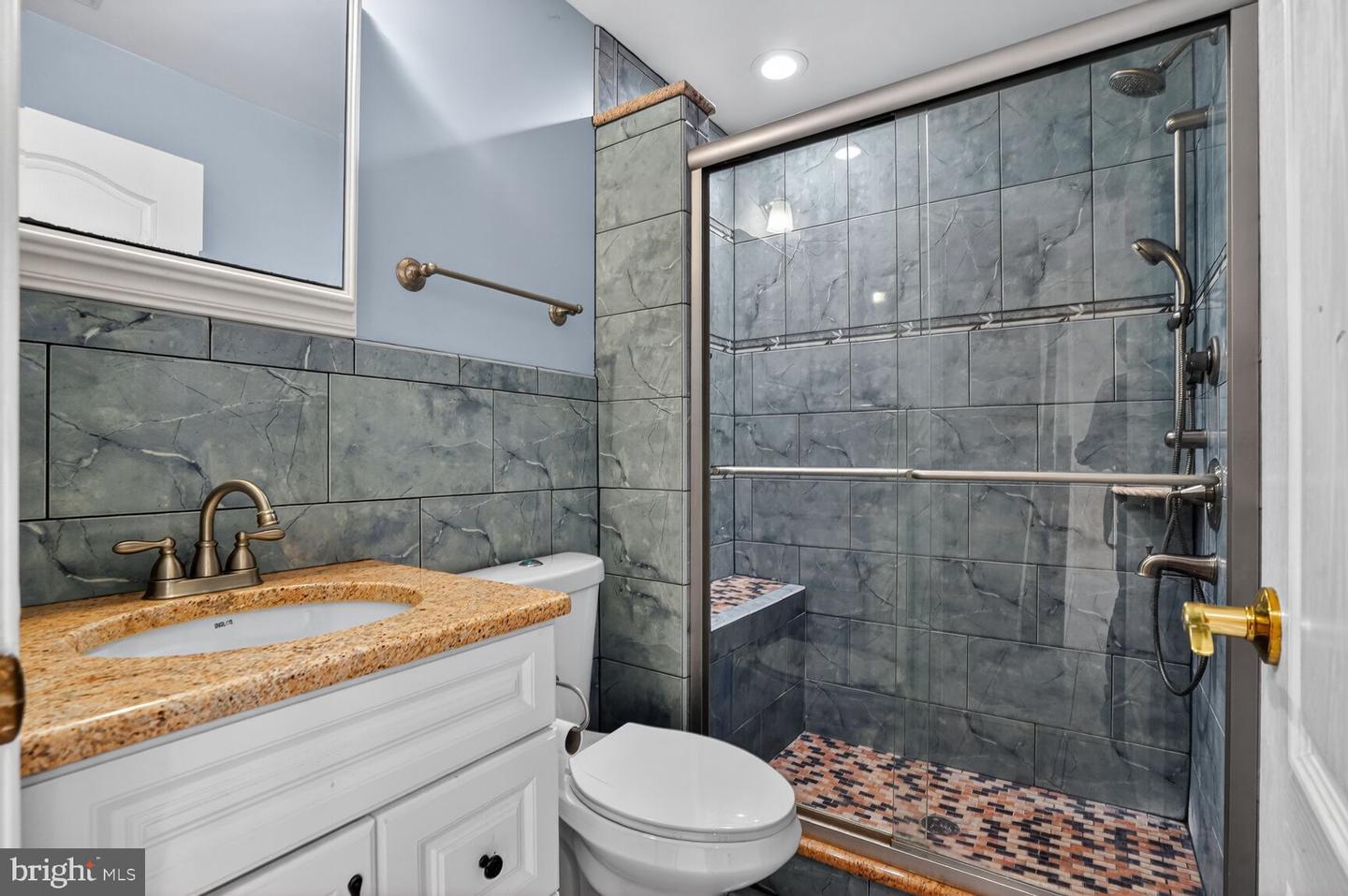 9572 LAGERSFIELD CIR, VIENNA, Virginia 22181, 3 Bedrooms Bedrooms, 7 Rooms Rooms,3 BathroomsBathrooms,Residential,For sale,9572 LAGERSFIELD CIR,VAFX2282566 MLS # VAFX2282566