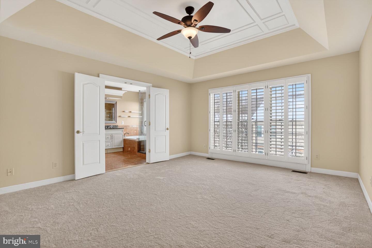 9572 LAGERSFIELD CIR, VIENNA, Virginia 22181, 3 Bedrooms Bedrooms, 7 Rooms Rooms,3 BathroomsBathrooms,Residential,For sale,9572 LAGERSFIELD CIR,VAFX2282566 MLS # VAFX2282566