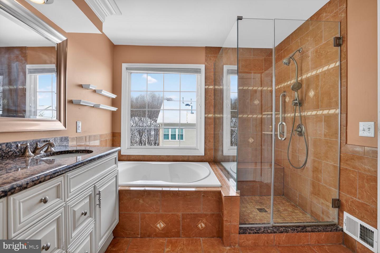 9572 LAGERSFIELD CIR, VIENNA, Virginia 22181, 3 Bedrooms Bedrooms, 7 Rooms Rooms,3 BathroomsBathrooms,Residential,For sale,9572 LAGERSFIELD CIR,VAFX2282566 MLS # VAFX2282566