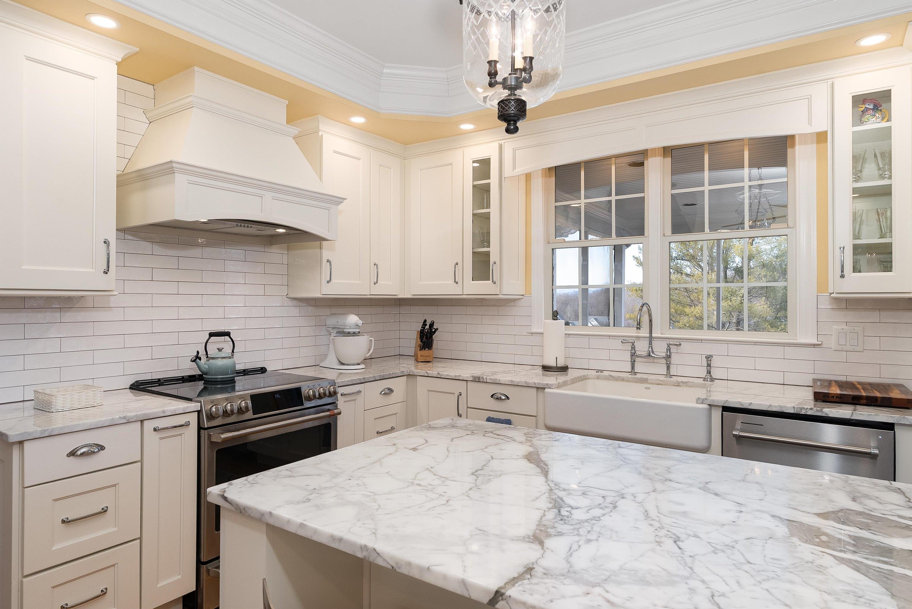 19 FIELDHAVEN PL, STAUNTON, Virginia 24401, 5 Bedrooms Bedrooms, ,4 BathroomsBathrooms,Residential,19 FIELDHAVEN PL,673519 MLS # 673519