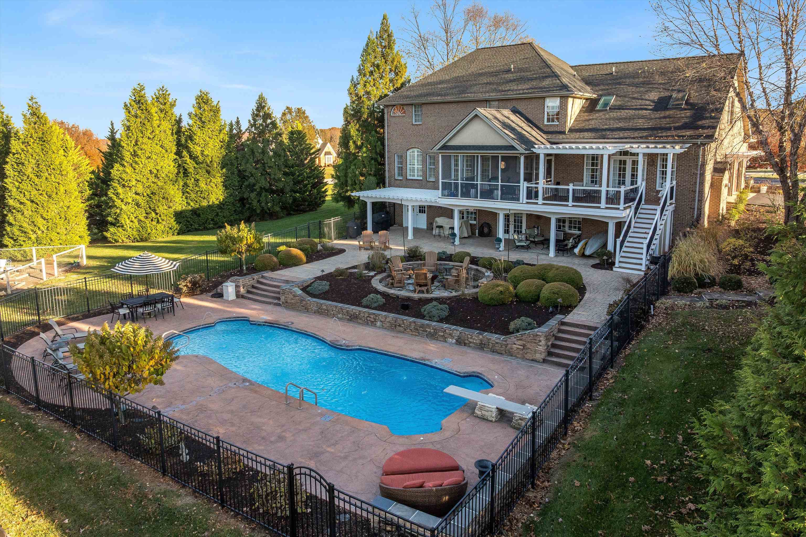 19 FIELDHAVEN PL, STAUNTON, Virginia 24401, 5 Bedrooms Bedrooms, ,4 BathroomsBathrooms,Residential,19 FIELDHAVEN PL,673519 MLS # 673519