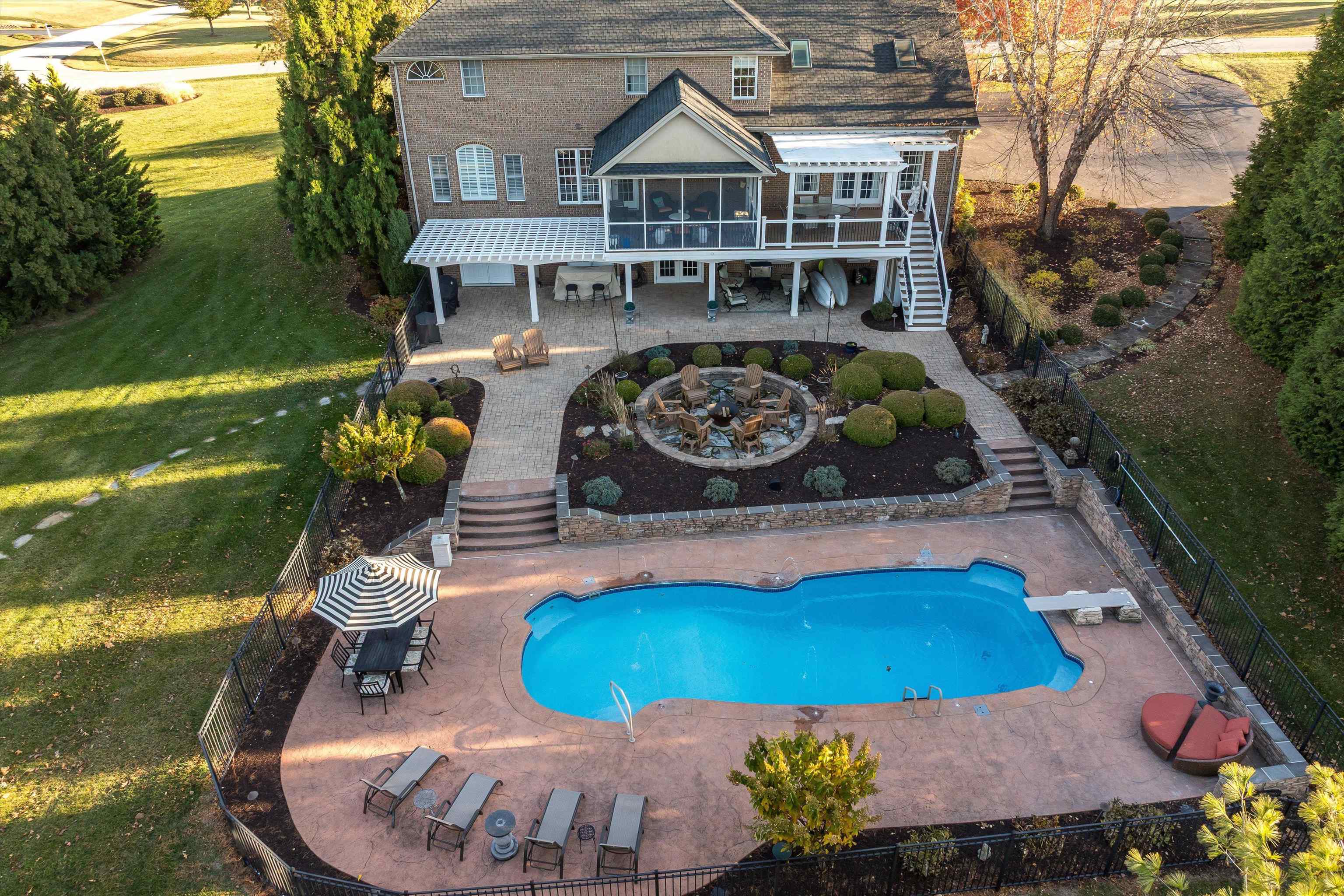 19 FIELDHAVEN PL, STAUNTON, Virginia 24401, 5 Bedrooms Bedrooms, ,4 BathroomsBathrooms,Residential,19 FIELDHAVEN PL,673519 MLS # 673519