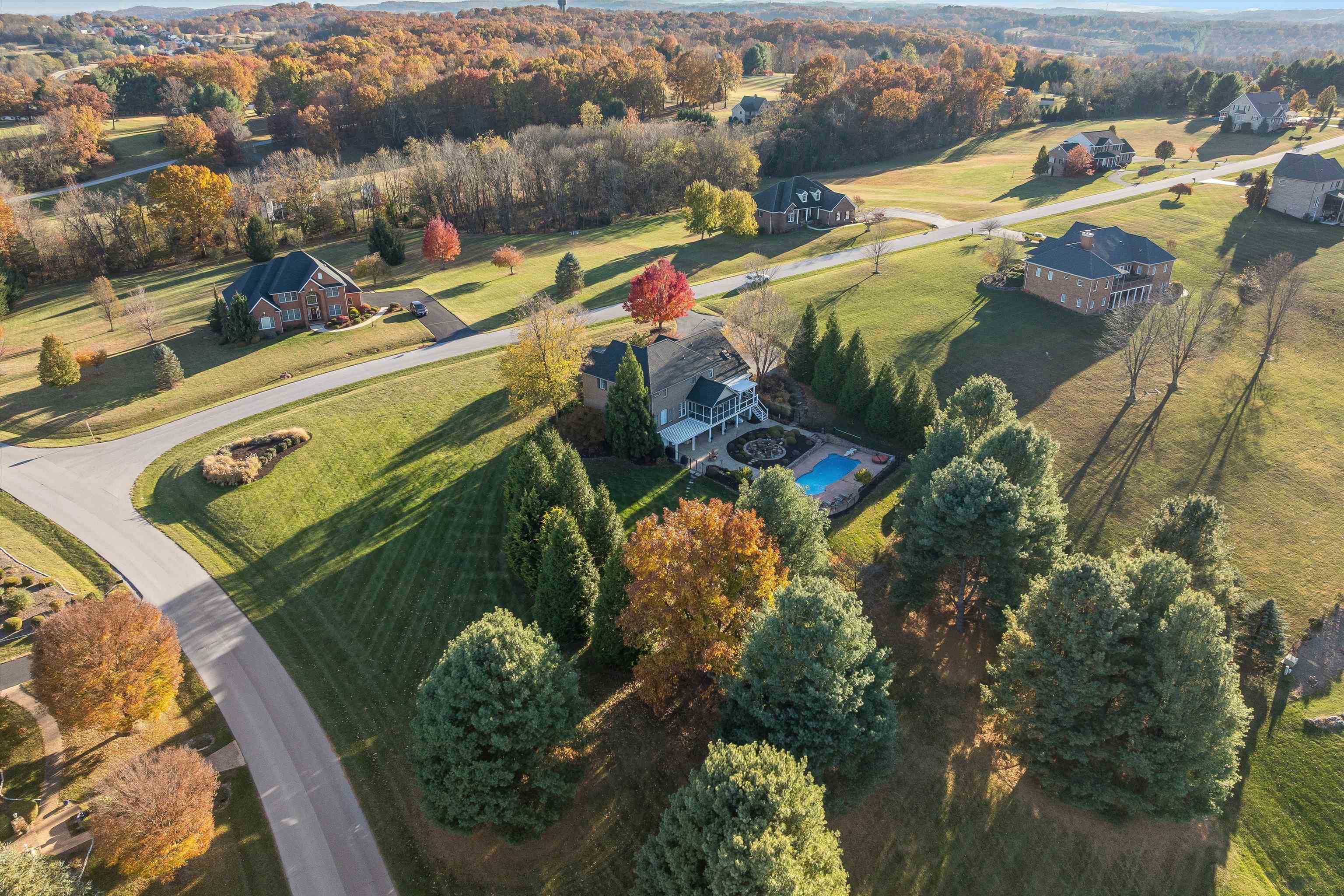 19 FIELDHAVEN PL, STAUNTON, Virginia 24401, 5 Bedrooms Bedrooms, ,4 BathroomsBathrooms,Residential,19 FIELDHAVEN PL,673519 MLS # 673519