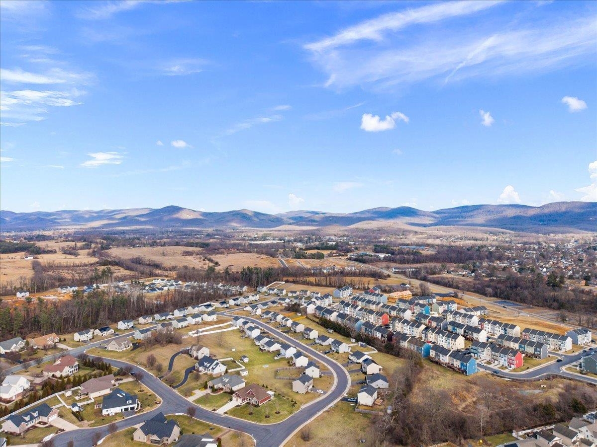 332 WHITE BIRCH RD, WAYNESBORO, Virginia 22980, 3 Bedrooms Bedrooms, ,2 BathroomsBathrooms,Residential,332 WHITE BIRCH RD,673543 MLS # 673543