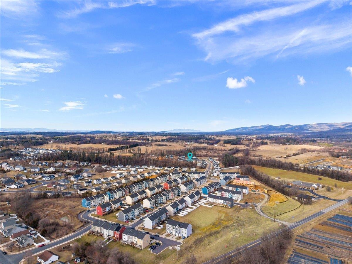 332 WHITE BIRCH RD, WAYNESBORO, Virginia 22980, 3 Bedrooms Bedrooms, ,2 BathroomsBathrooms,Residential,332 WHITE BIRCH RD,673543 MLS # 673543