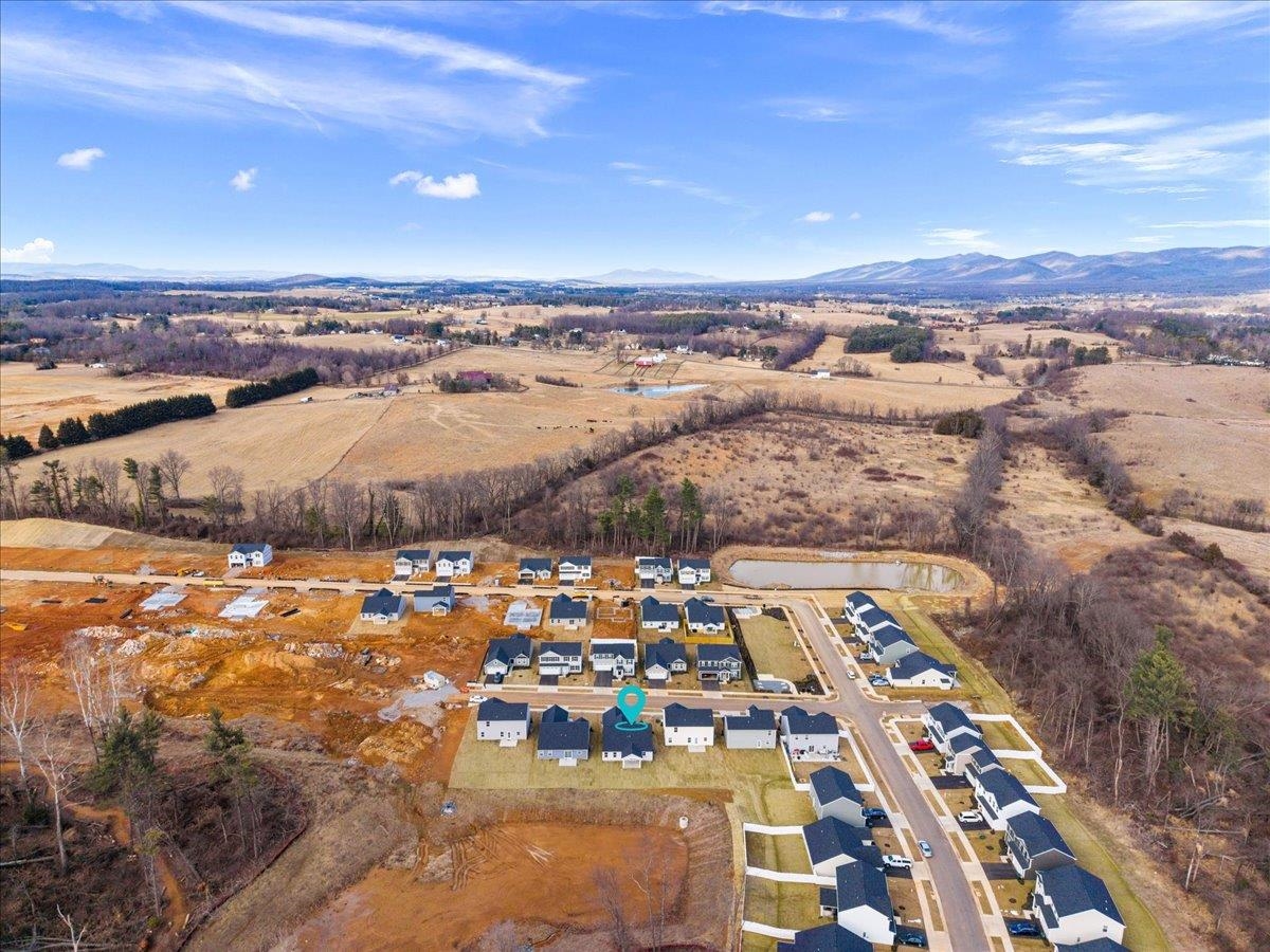 332 WHITE BIRCH RD, WAYNESBORO, Virginia 22980, 3 Bedrooms Bedrooms, ,2 BathroomsBathrooms,Residential,332 WHITE BIRCH RD,673543 MLS # 673543