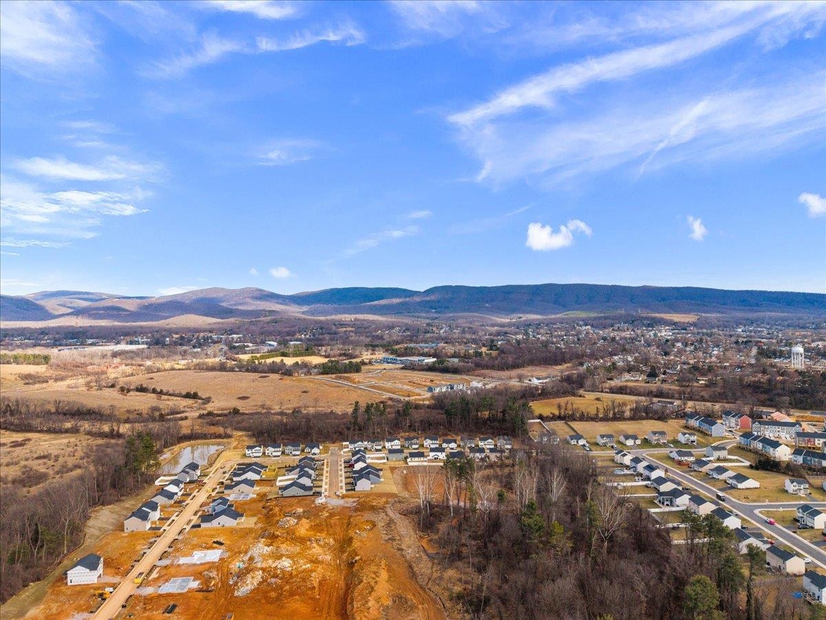 332 WHITE BIRCH RD, WAYNESBORO, Virginia 22980, 3 Bedrooms Bedrooms, ,2 BathroomsBathrooms,Residential,332 WHITE BIRCH RD,673543 MLS # 673543