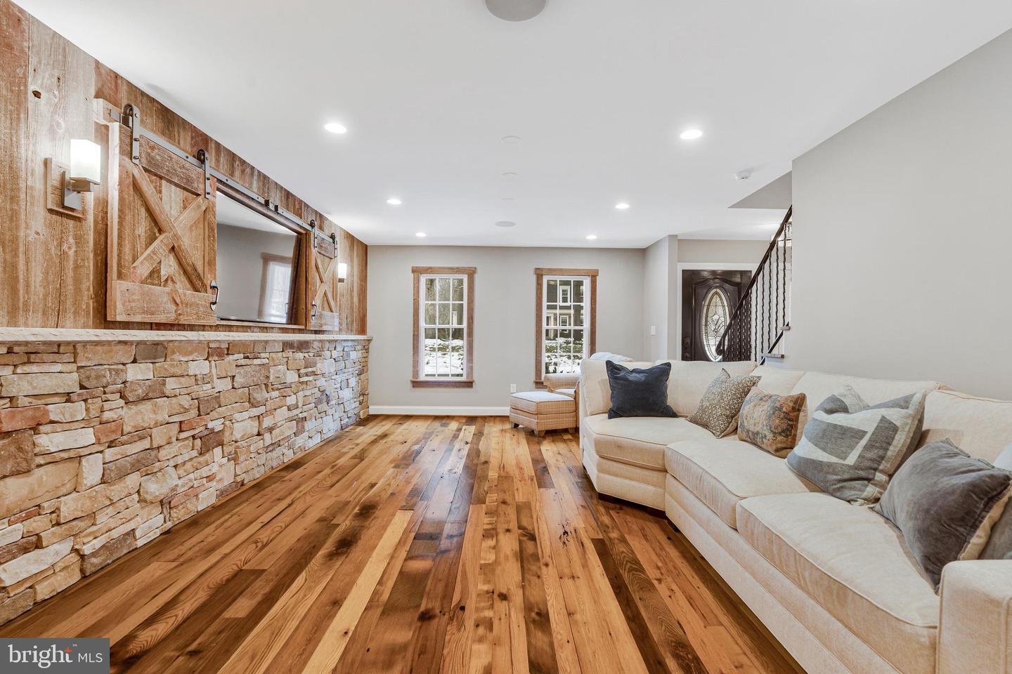 10912 HUNT CLUB RD, RESTON, Virginia 20190, 4 Bedrooms Bedrooms, ,4 BathroomsBathrooms,Residential,For sale,10912 HUNT CLUB RD,VAFX2285438 MLS # VAFX2285438 10912 HUNT CLUB RD, RESTON, Virginia 20190, 4 Bedrooms Bedrooms, ,4 BathroomsBathrooms,Residential,For sale,10912 HUNT CLUB RD,VAFX2285438 MLS # VAFX2285438