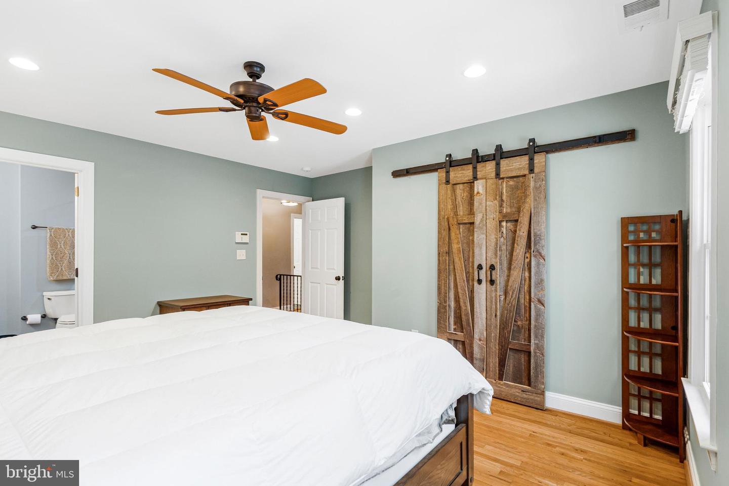 10912 HUNT CLUB RD, RESTON, Virginia 20190, 4 Bedrooms Bedrooms, ,4 BathroomsBathrooms,Residential,For sale,10912 HUNT CLUB RD,VAFX2285438 MLS # VAFX2285438 10912 HUNT CLUB RD, RESTON, Virginia 20190, 4 Bedrooms Bedrooms, ,4 BathroomsBathrooms,Residential,For sale,10912 HUNT CLUB RD,VAFX2285438 MLS # VAFX2285438