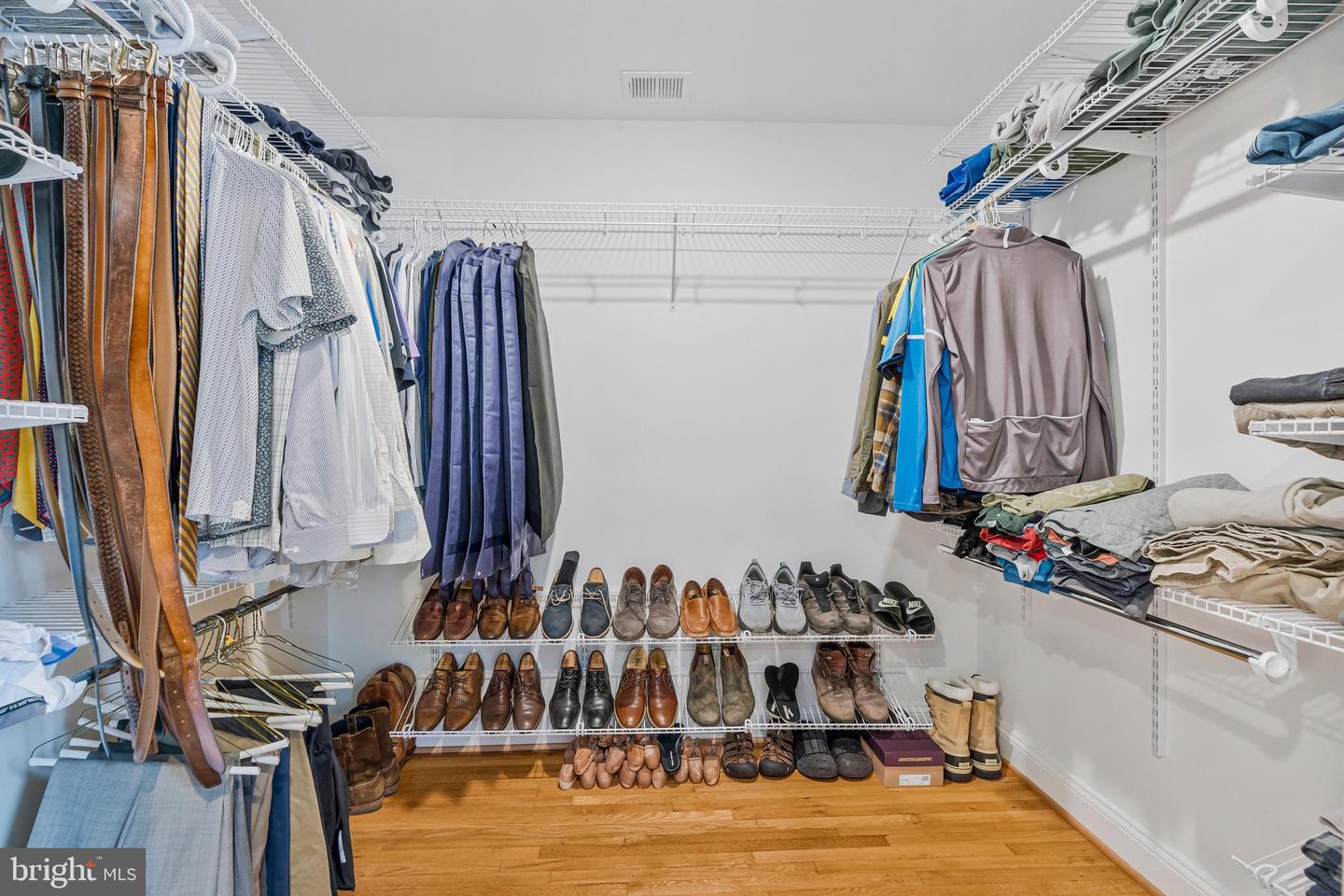 10912 HUNT CLUB RD, RESTON, Virginia 20190, 4 Bedrooms Bedrooms, ,4 BathroomsBathrooms,Residential,For sale,10912 HUNT CLUB RD,VAFX2285438 MLS # VAFX2285438 10912 HUNT CLUB RD, RESTON, Virginia 20190, 4 Bedrooms Bedrooms, ,4 BathroomsBathrooms,Residential,For sale,10912 HUNT CLUB RD,VAFX2285438 MLS # VAFX2285438