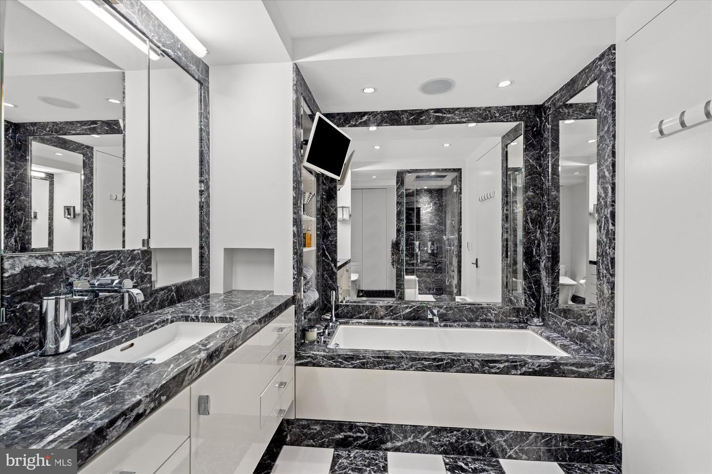 700 NEW HAMPSHIRE AVE NW #708/709, WASHINGTON, District Of Columbia 20037, 2 Bedrooms Bedrooms, ,3 BathroomsBathrooms,Residential,For sale,700 NEW HAMPSHIRE AVE NW #708/709,DCDC2241730 MLS # DCDC2241730 700 NEW HAMPSHIRE AVE NW #708/709, WASHINGTON, District Of Columbia 20037, 2 Bedrooms Bedrooms, ,3 BathroomsBathrooms,Residential,For sale,700 NEW HAMPSHIRE AVE NW #708/709,DCDC2241730 MLS # DCDC2241730