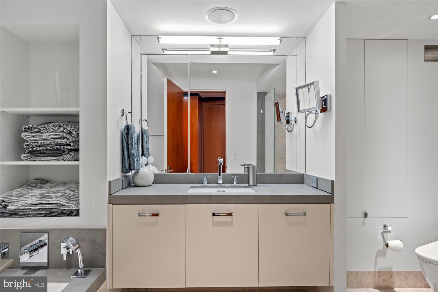 700 NEW HAMPSHIRE AVE NW #708/709, WASHINGTON, District Of Columbia 20037, 2 Bedrooms Bedrooms, ,3 BathroomsBathrooms,Residential,For sale,700 NEW HAMPSHIRE AVE NW #708/709,DCDC2241730 MLS # DCDC2241730 700 NEW HAMPSHIRE AVE NW #708/709, WASHINGTON, District Of Columbia 20037, 2 Bedrooms Bedrooms, ,3 BathroomsBathrooms,Residential,For sale,700 NEW HAMPSHIRE AVE NW #708/709,DCDC2241730 MLS # DCDC2241730