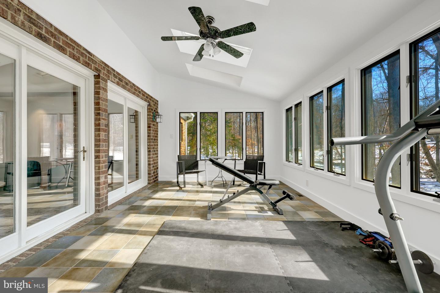 9982 BLACKBERRY LN, GREAT FALLS, Virginia 22066, 4 Bedrooms Bedrooms, ,3 BathroomsBathrooms,Residential,For sale,9982 BLACKBERRY LN,VAFX2286222 MLS # VAFX2286222