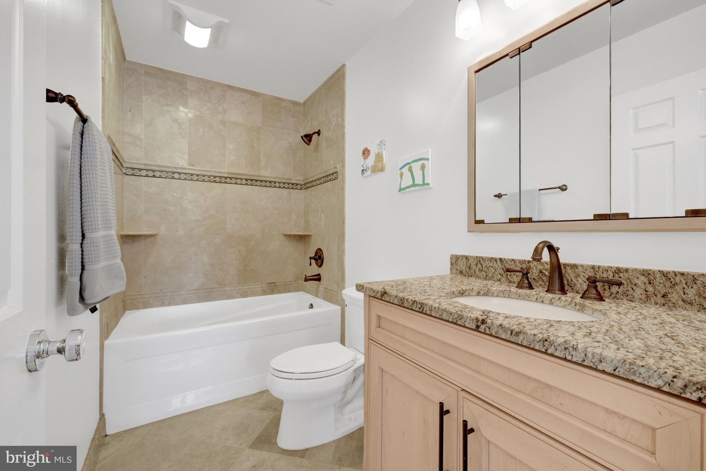 9982 BLACKBERRY LN, GREAT FALLS, Virginia 22066, 4 Bedrooms Bedrooms, ,3 BathroomsBathrooms,Residential,For sale,9982 BLACKBERRY LN,VAFX2286222 MLS # VAFX2286222