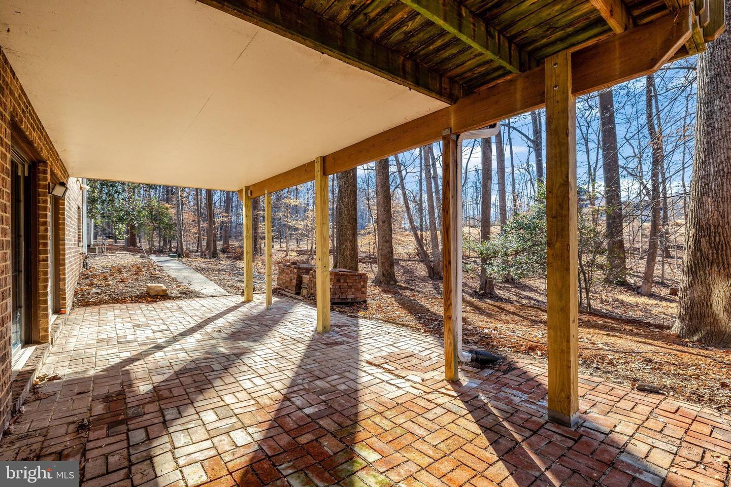 9982 BLACKBERRY LN, GREAT FALLS, Virginia 22066, 4 Bedrooms Bedrooms, ,3 BathroomsBathrooms,Residential,For sale,9982 BLACKBERRY LN,VAFX2286222 MLS # VAFX2286222