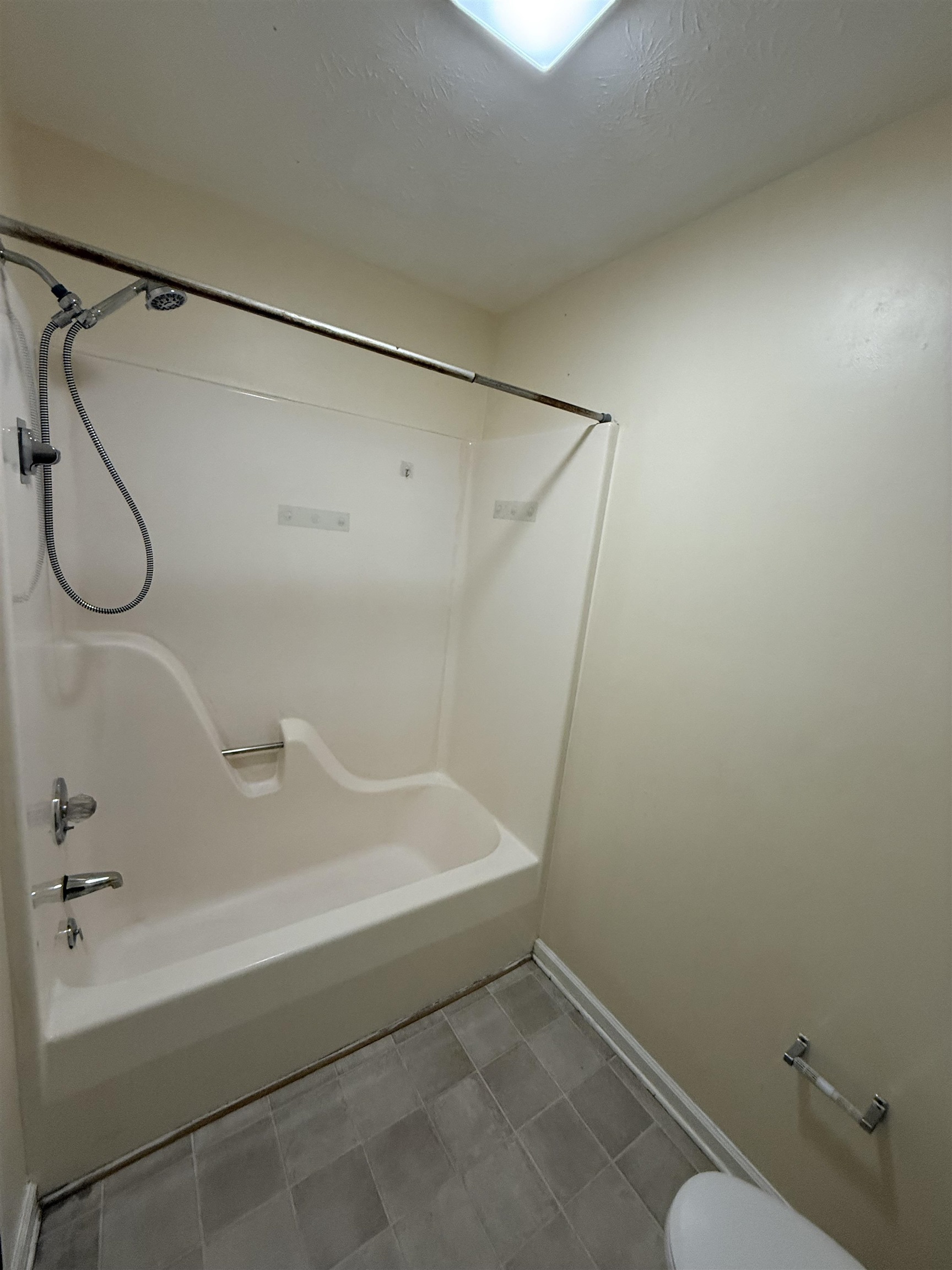 807 VINE ST, HARRISONBURG, Virginia 22801, 2 Bedrooms Bedrooms, ,2 BathroomsBathrooms,Residential,807 VINE ST,673555 MLS # 673555